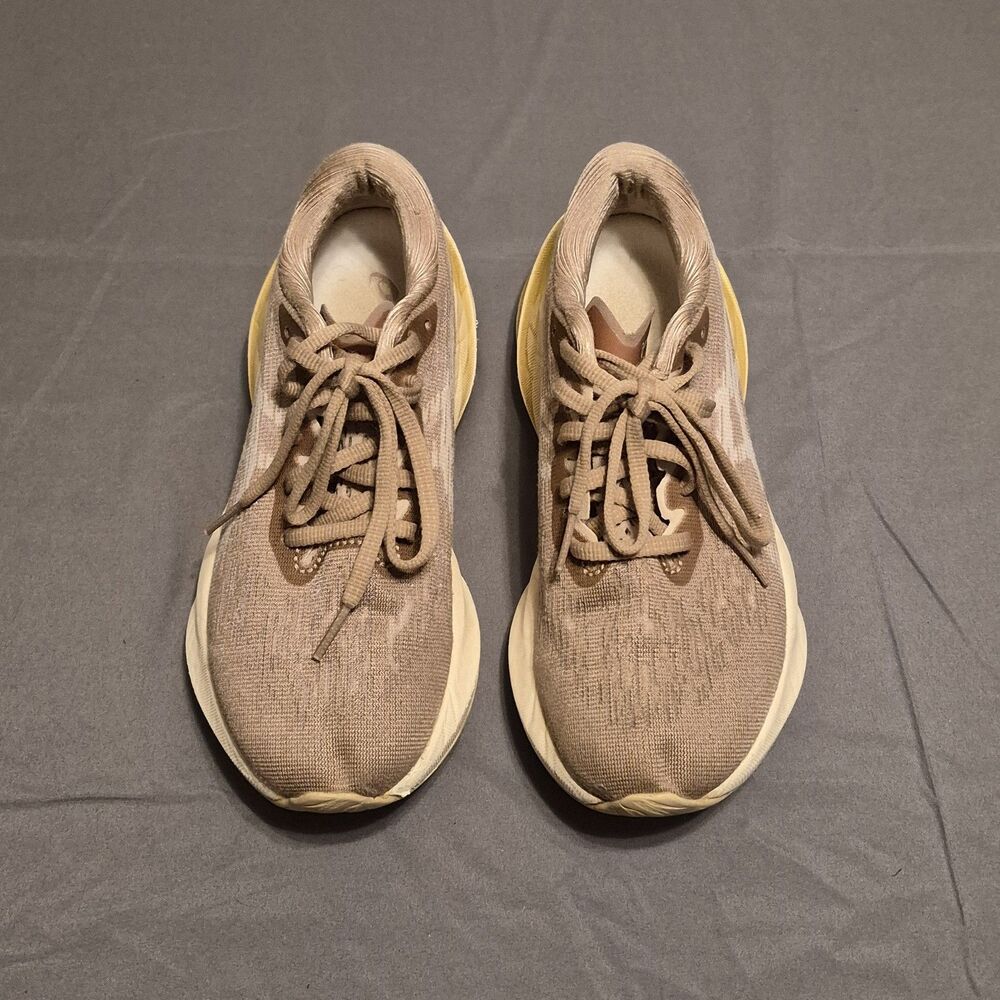 Asics Novablast 3 Women Size 6 Fawn Mineral Beige Running Shoes Sneaker 1012B288